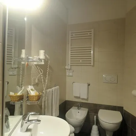 Anita Hotel 2*