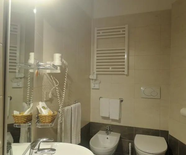 Anita Hotel 2*